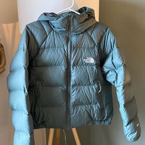 The North Face Women's 550 Hooded Puffer Jacket - Sage Blue Green Grey Color